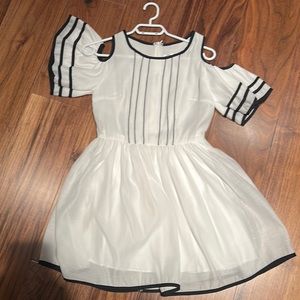 White and black summer day dress size 2